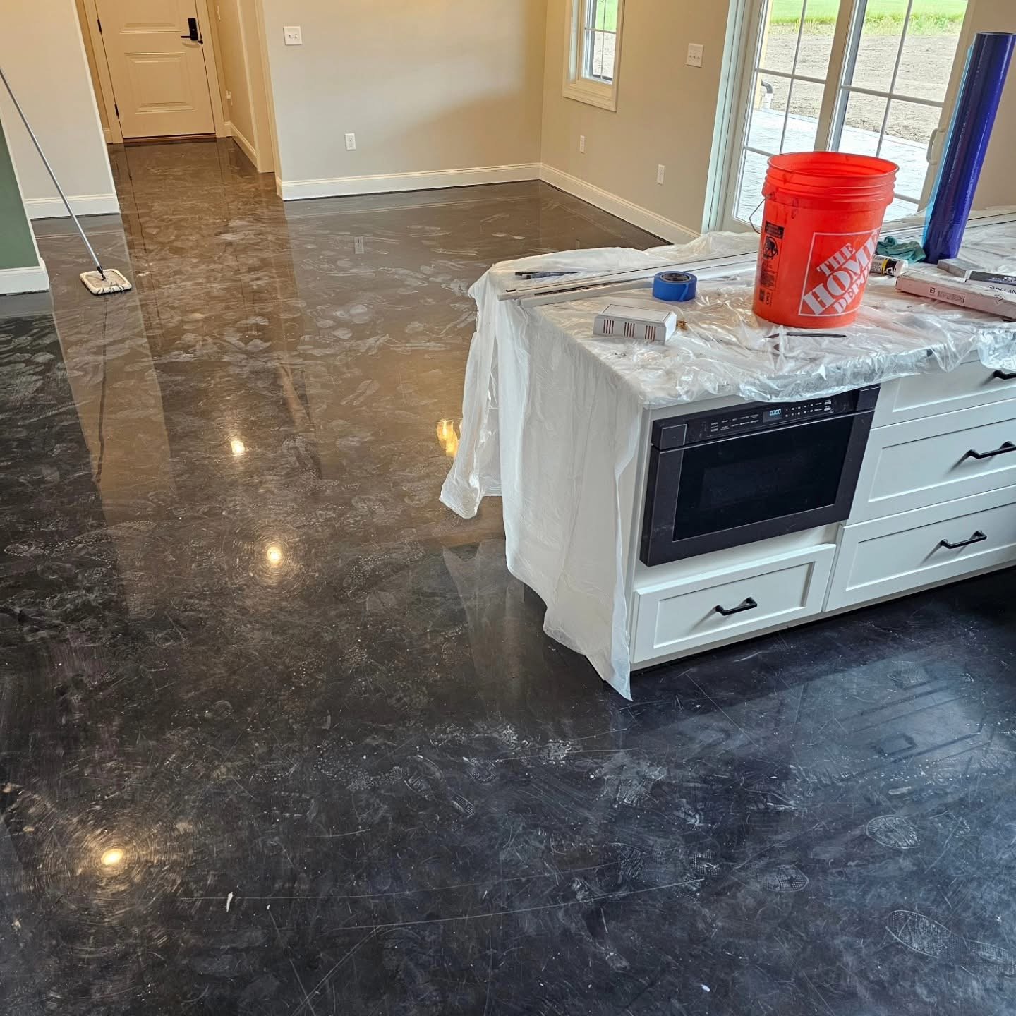 Metallic Epoxy — Amber Swirl